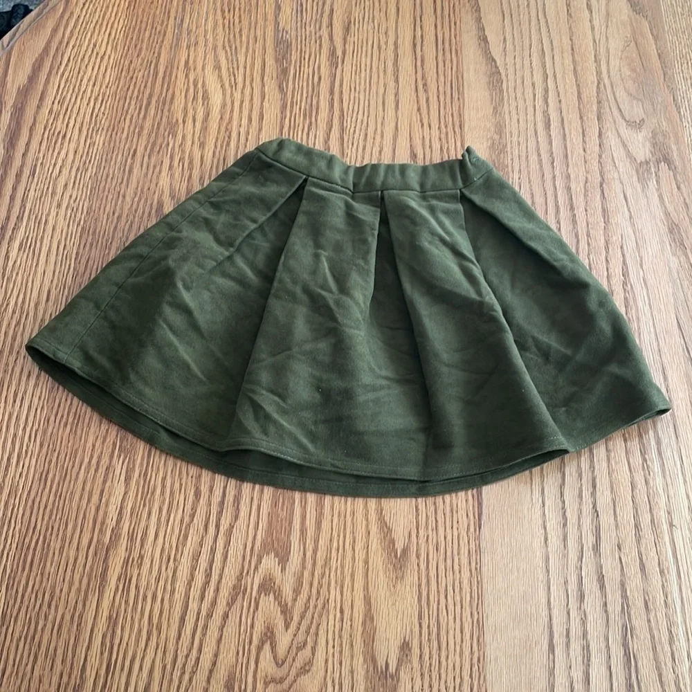 La Bottega Spuma Pleated Olive Skirt Size 3 NWT